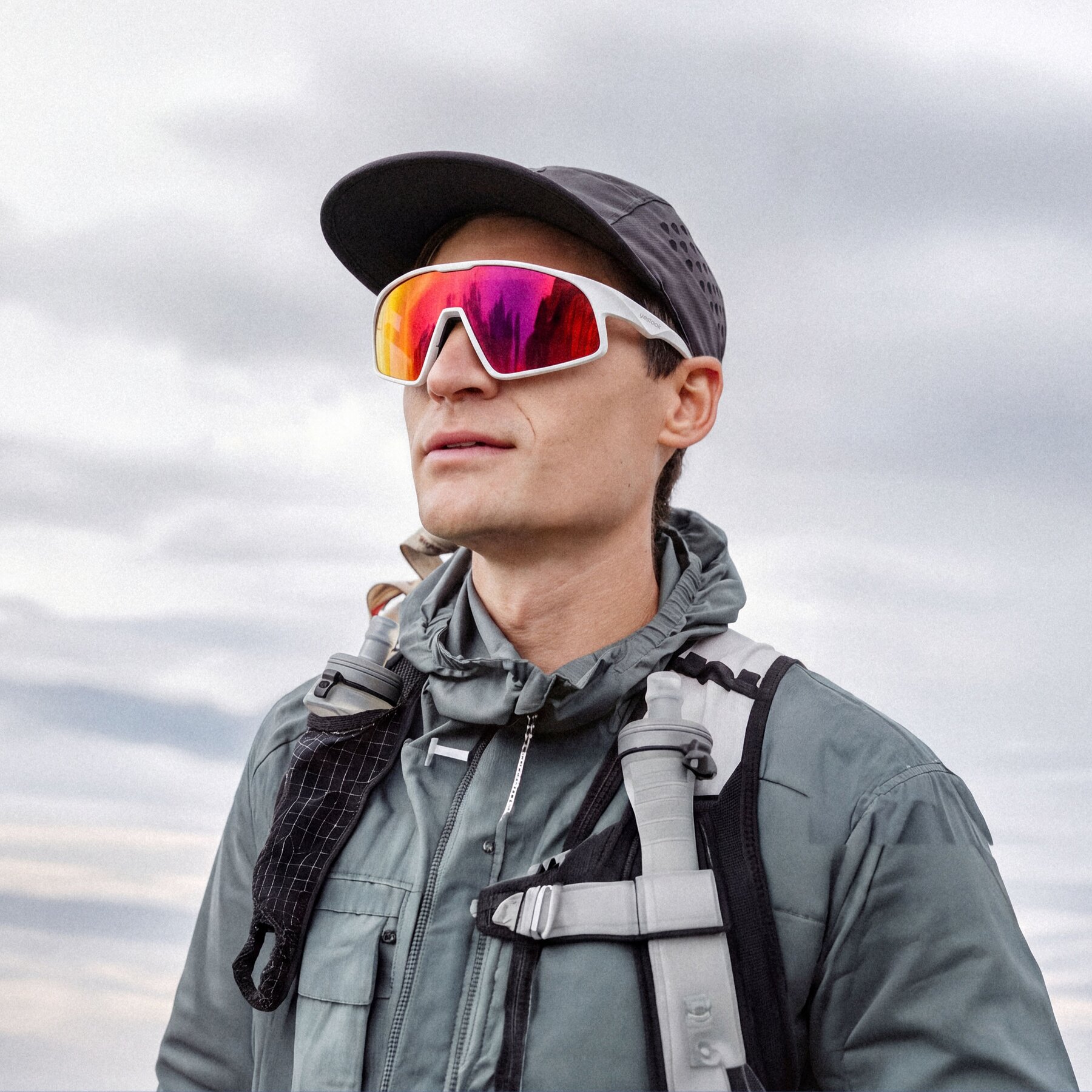 Matte White Sports Sunglasses with Silver Photochromic Mirrored