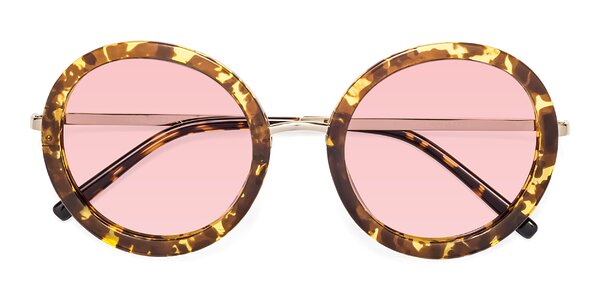 Front of Bloom in Transparent Tortoise