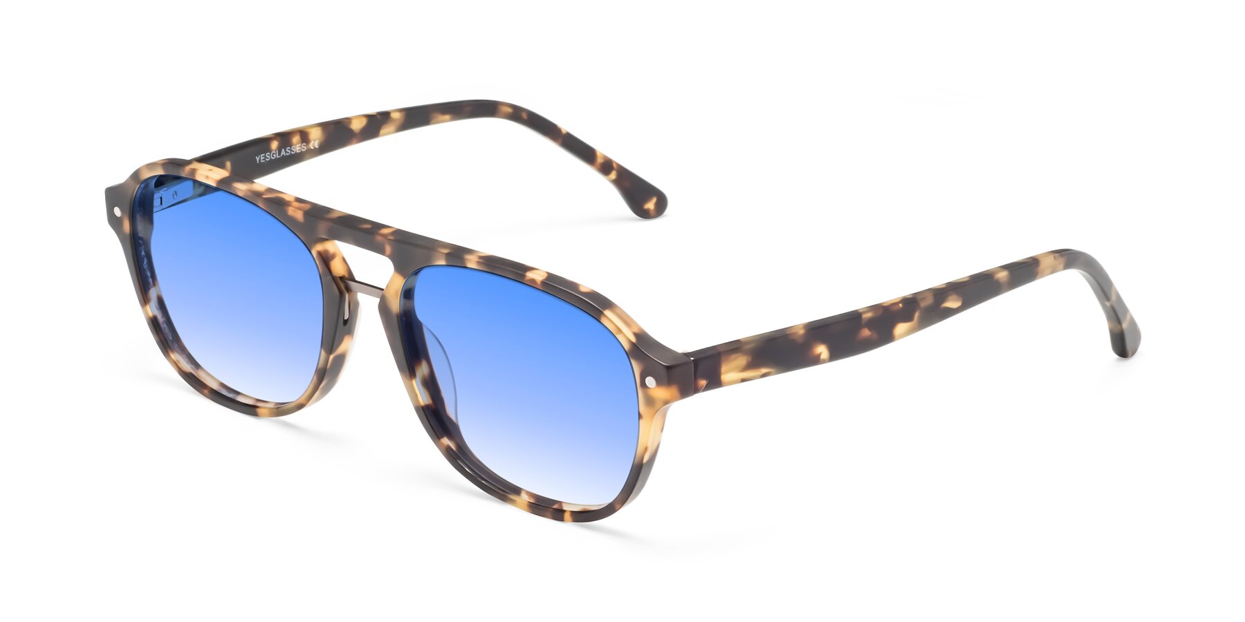 Angle of 17416 in Matte Tortoise with Blue Gradient Lenses