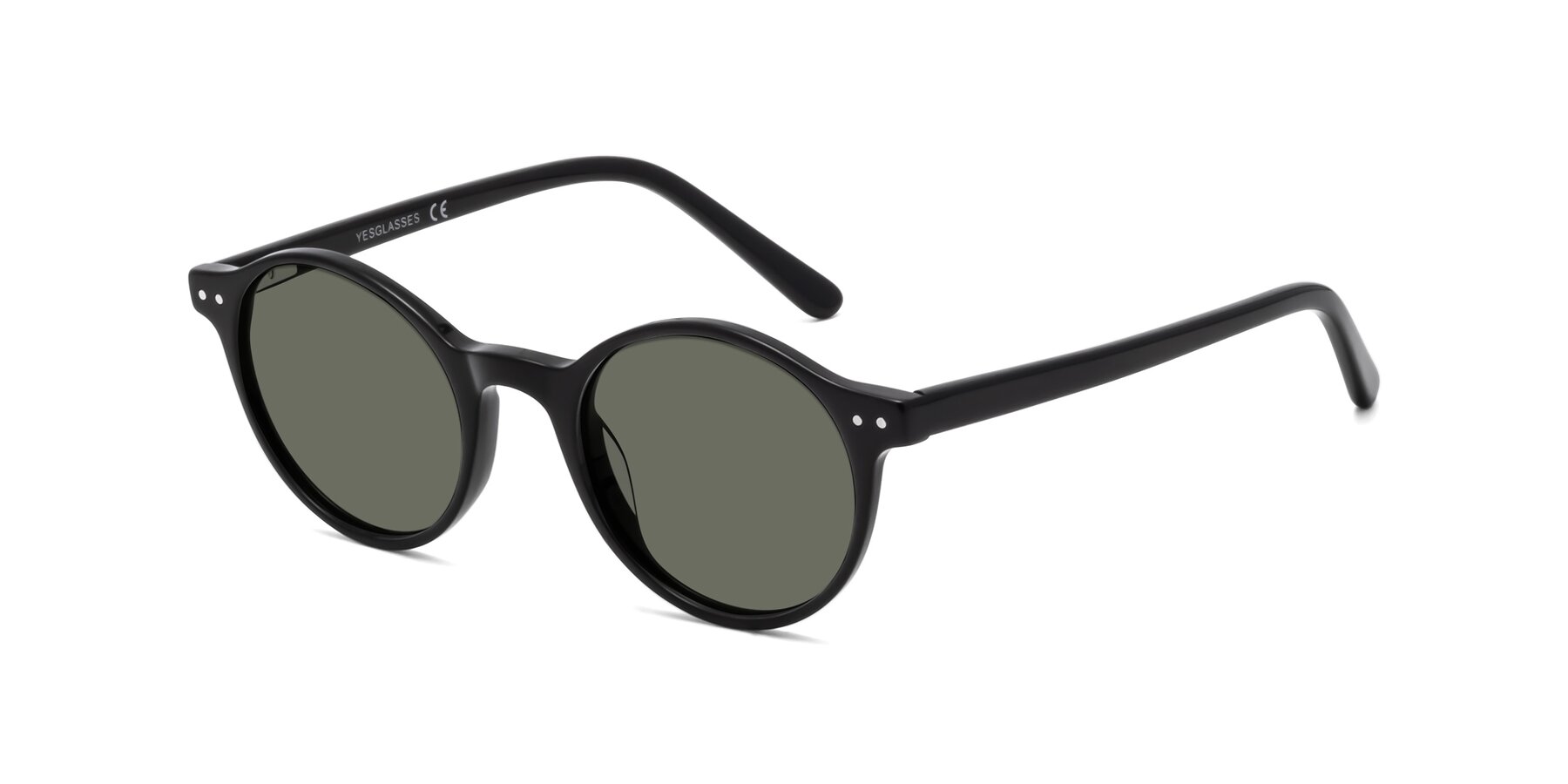 Angle of Jardi in Black with Gray Polarized Lenses
