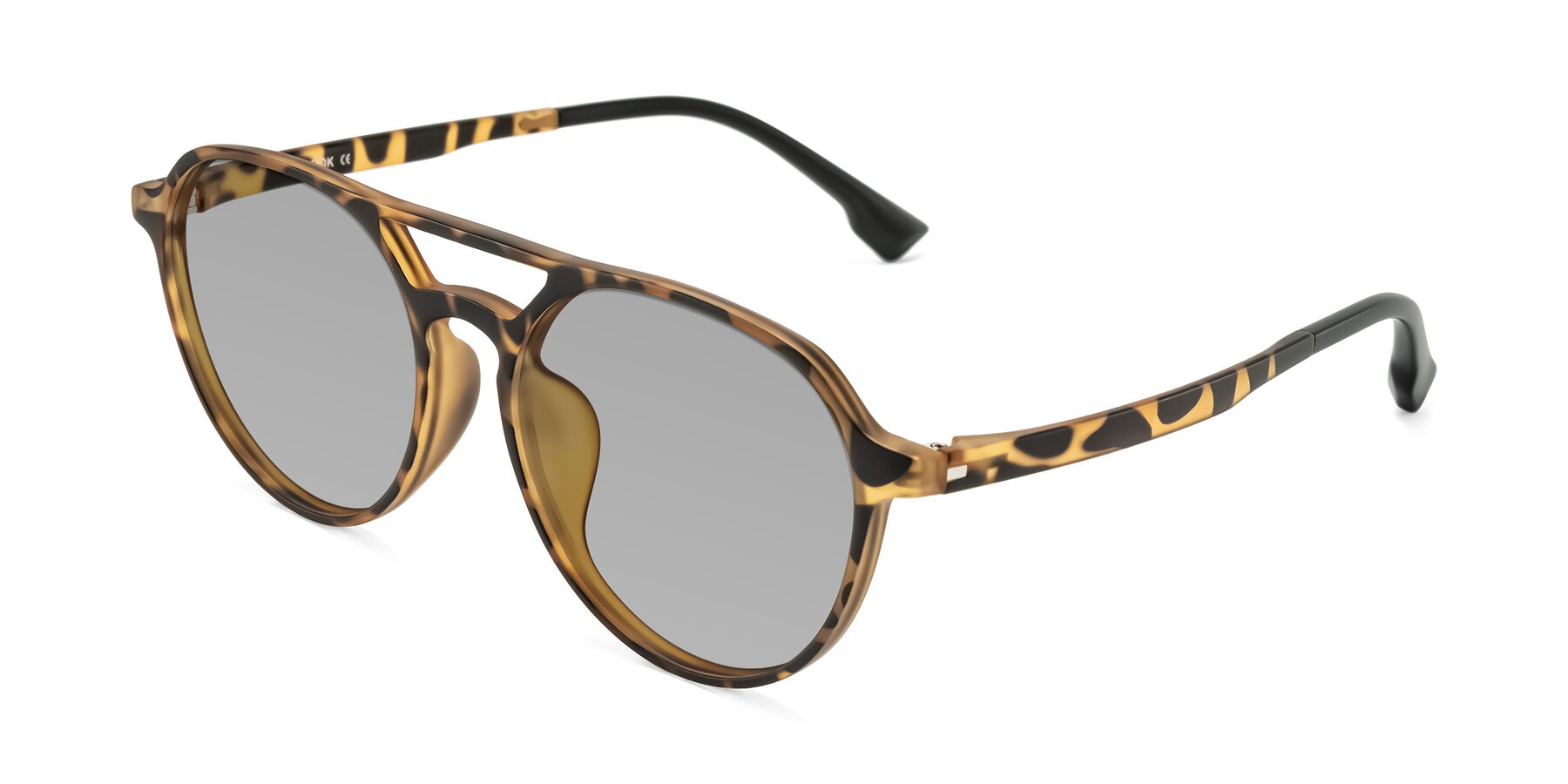 Angle of Louis in Leopard-Print with Light Gray Tinted Lenses