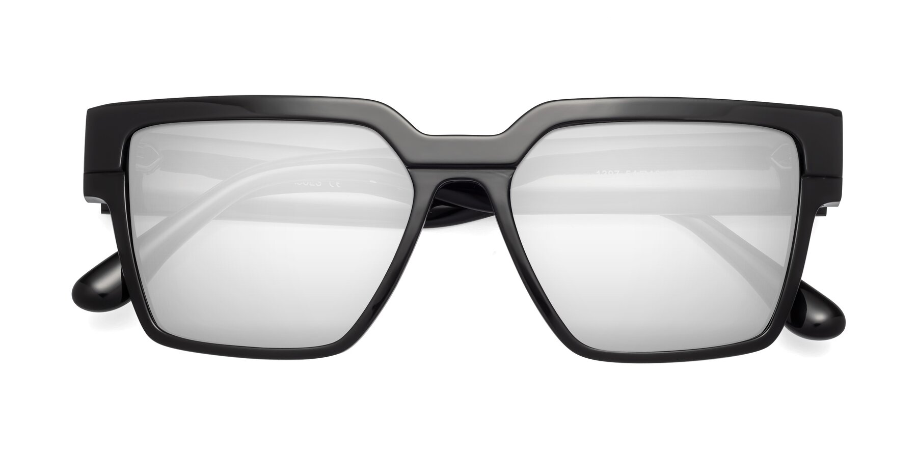Folded Front of Rincon in Black with Silver Mirrored Lenses