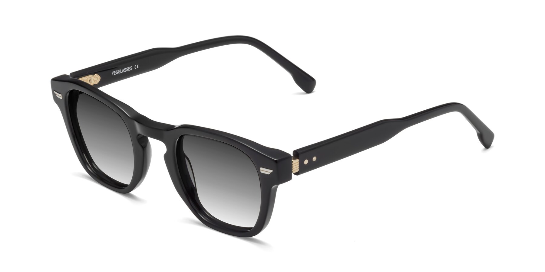 Angle of 1421 in Black with Gray Gradient Lenses