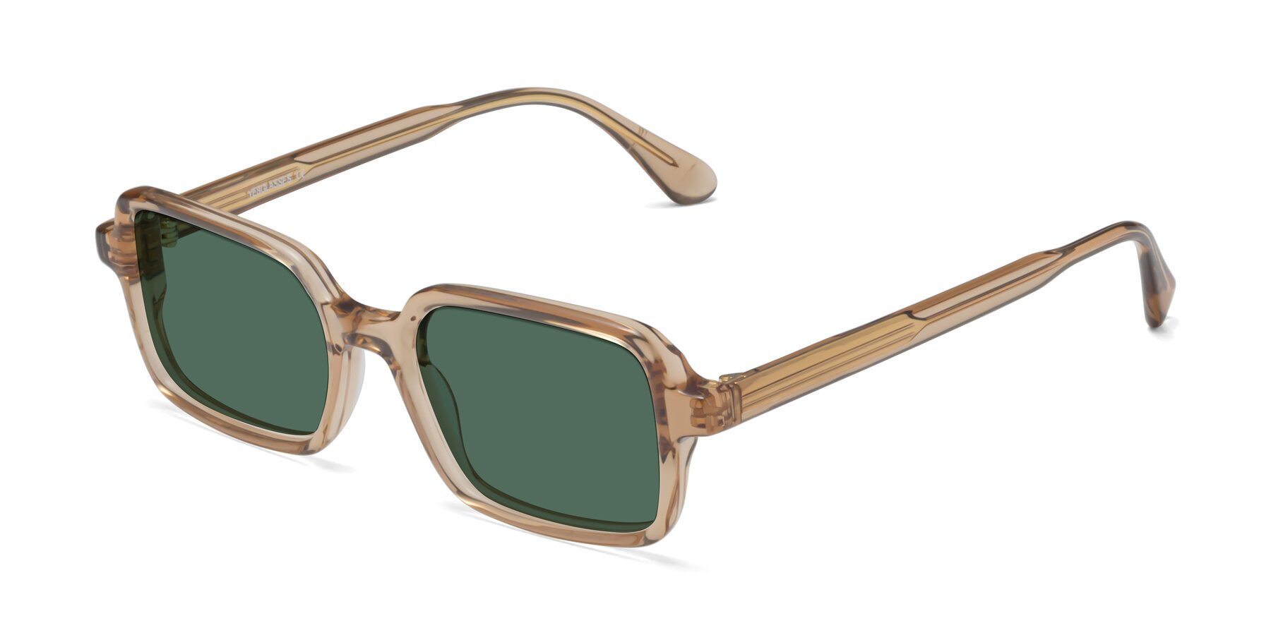 Angle of Canuto in Caramel with Green Polarized Lenses