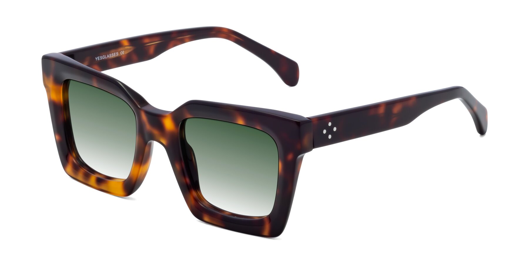 Angle of Piper in Tortoise with Green Gradient Lenses