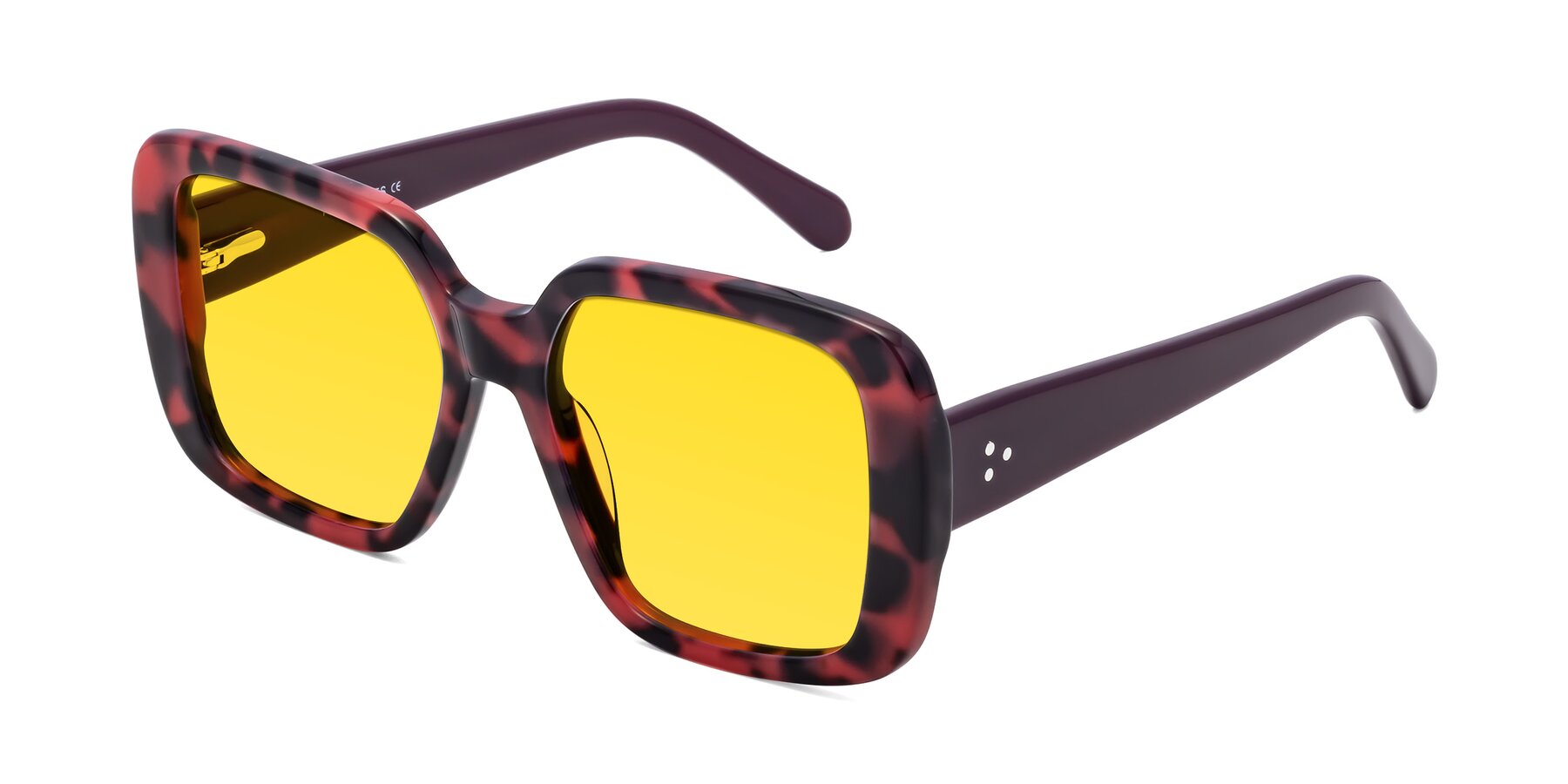 Angle of Quotus in Tortoise with Yellow Tinted Lenses
