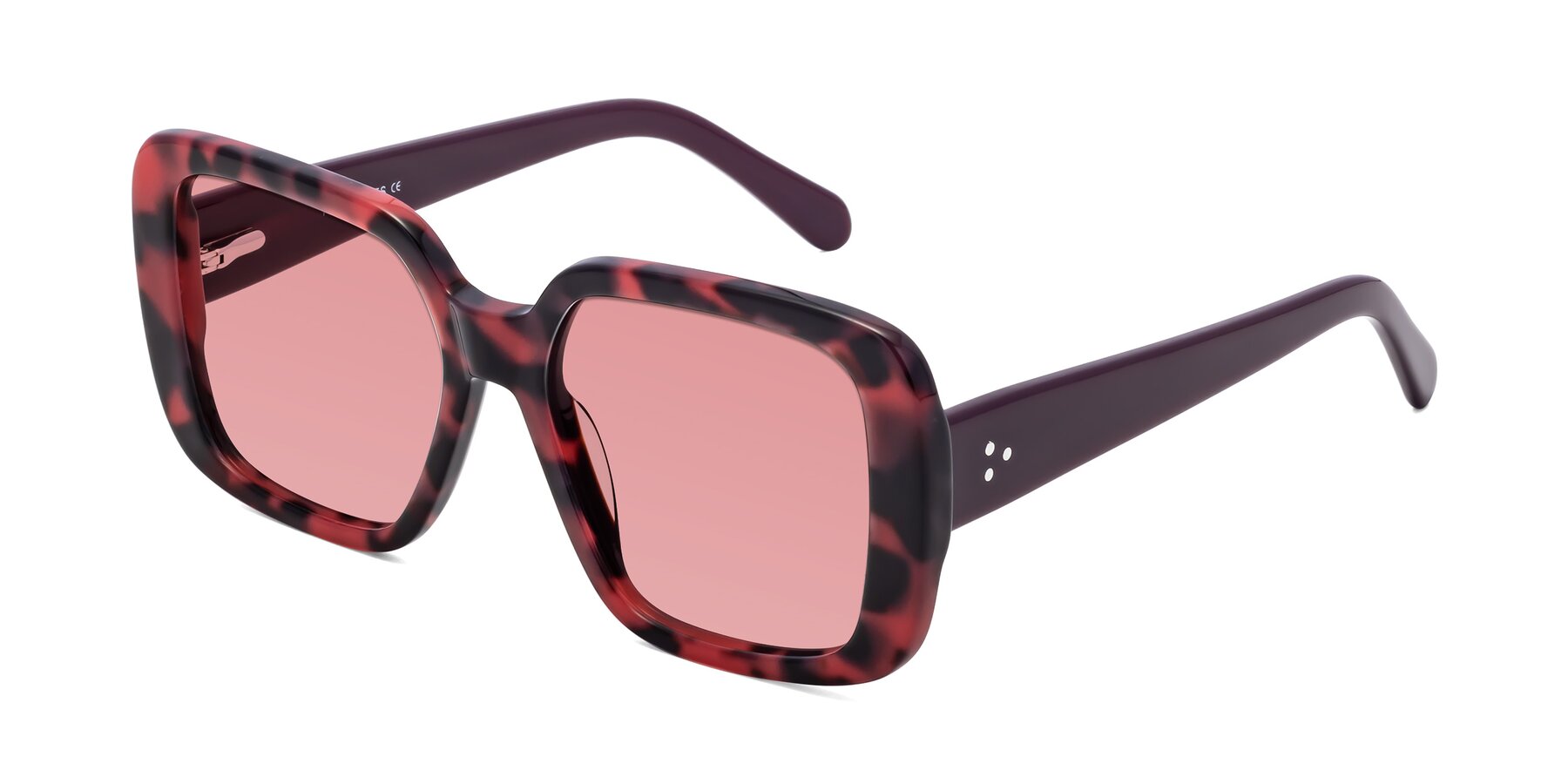 Angle of Quotus in Tortoise with Medium Garnet Tinted Lenses