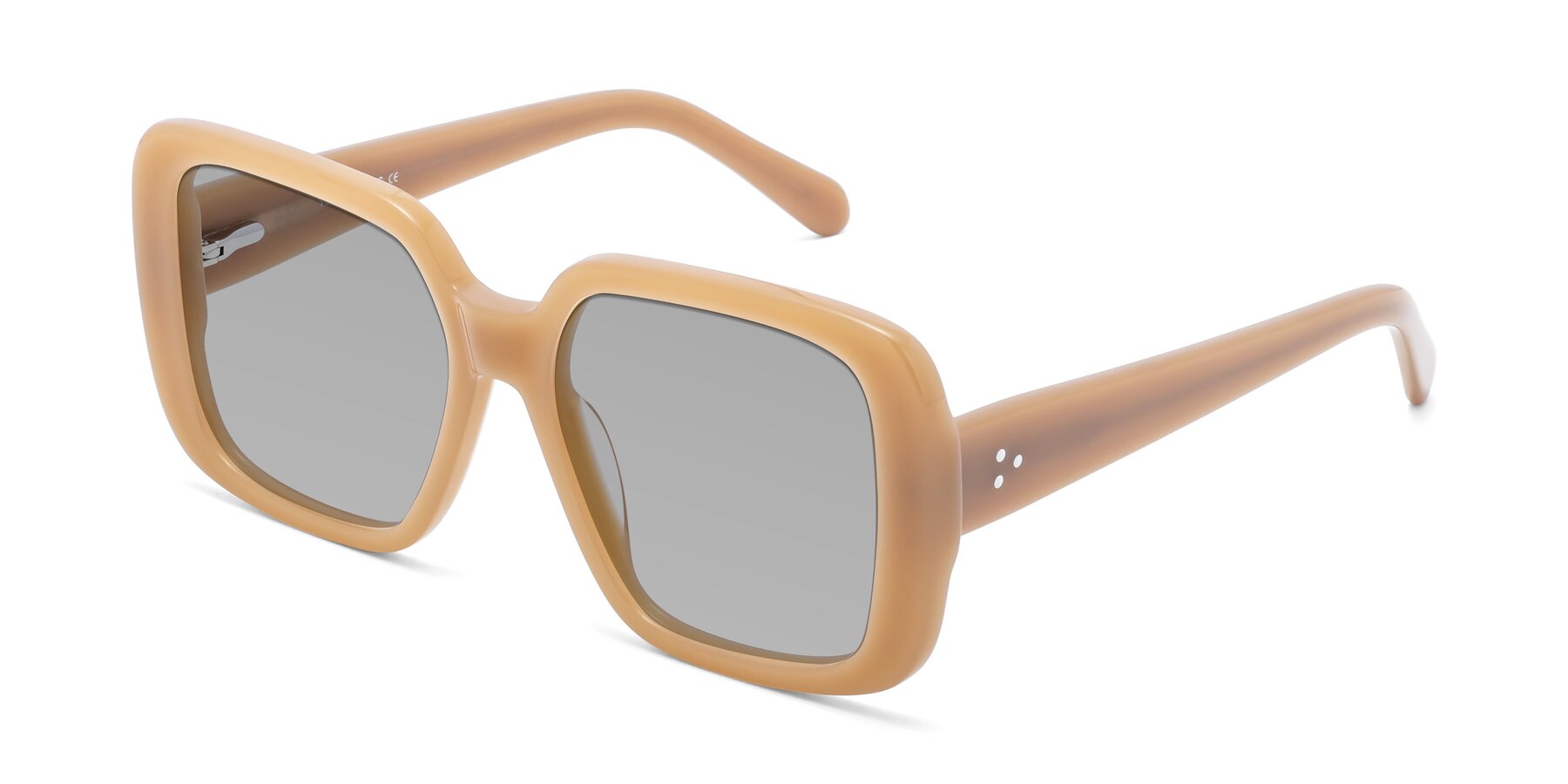 Angle of Quotus in Caramel with Light Gray Tinted Lenses