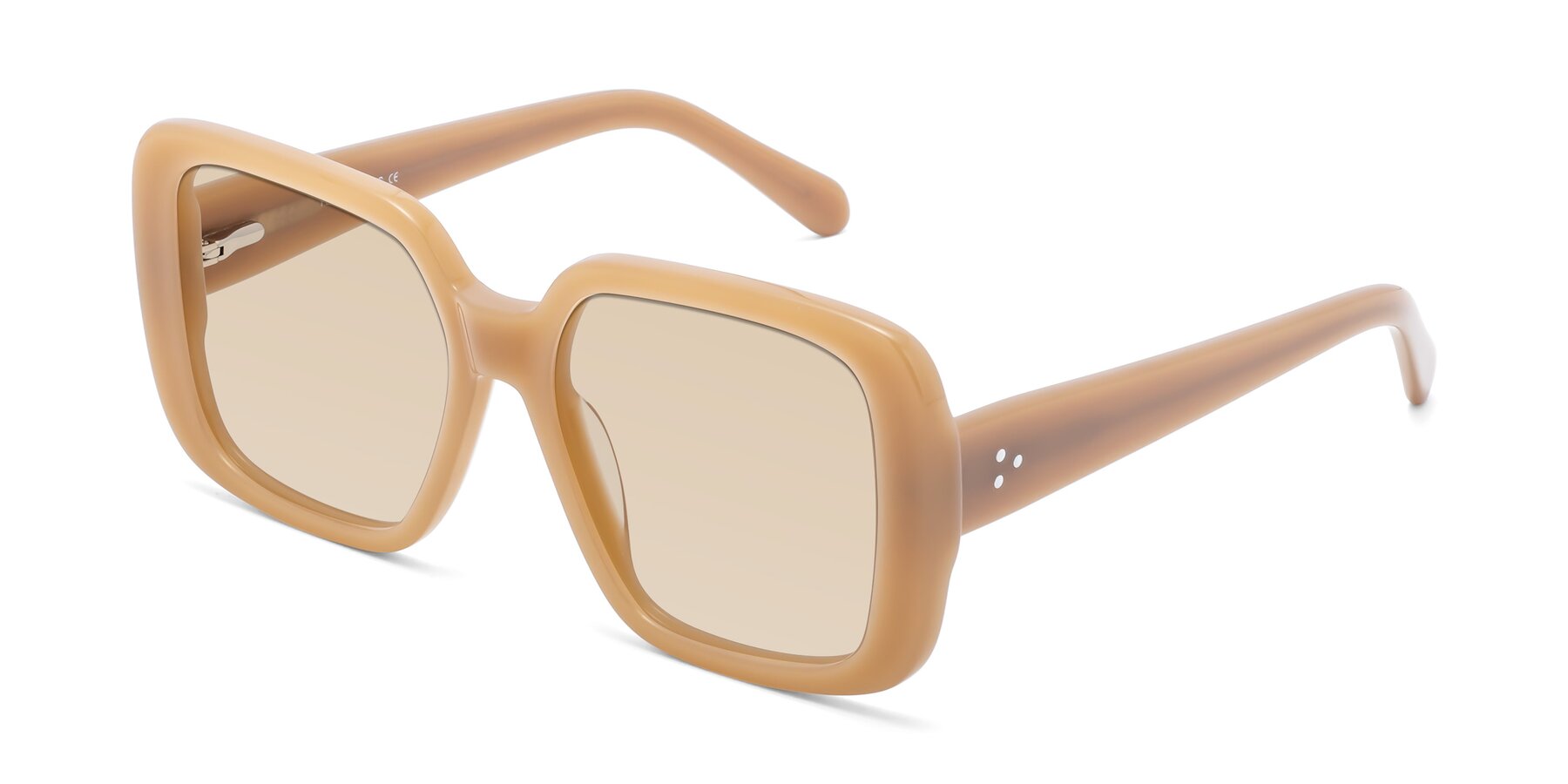 Angle of Quotus in Caramel with Light Brown Tinted Lenses