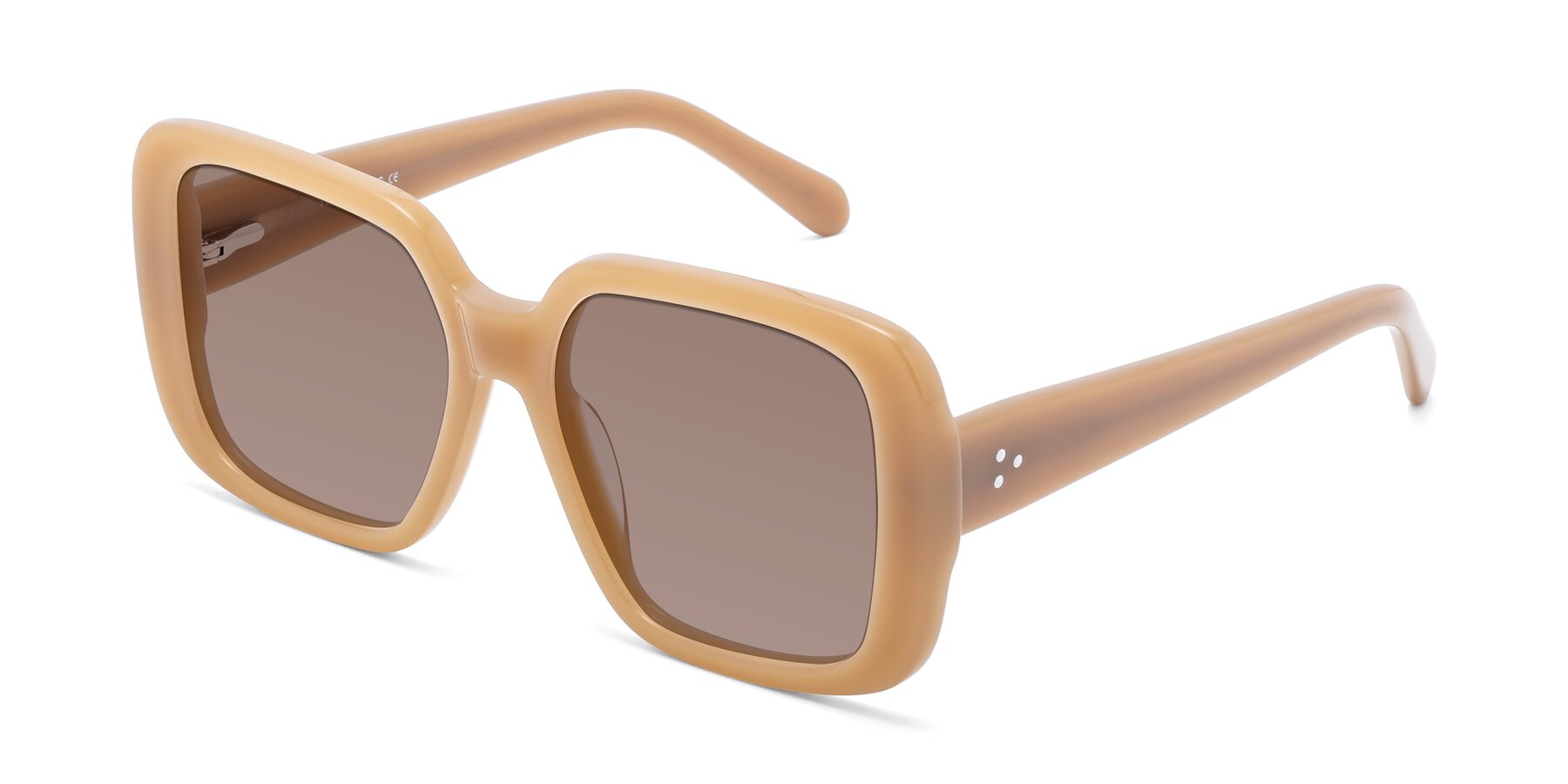 Angle of Quotus in Caramel with Medium Brown Tinted Lenses