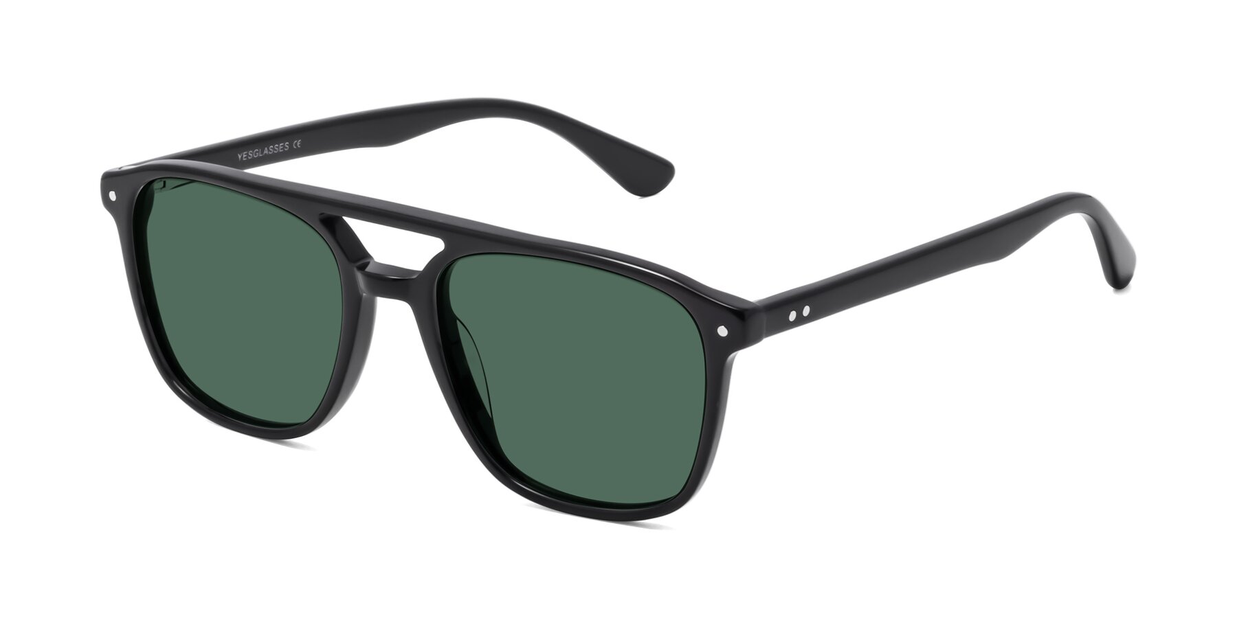 Angle of Quantum in Black with Green Polarized Lenses