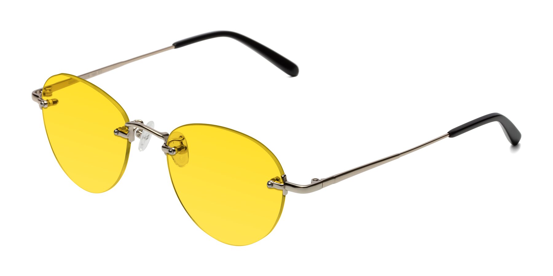 Angle of Quinn in Light Gold with Yellow Tinted Lenses