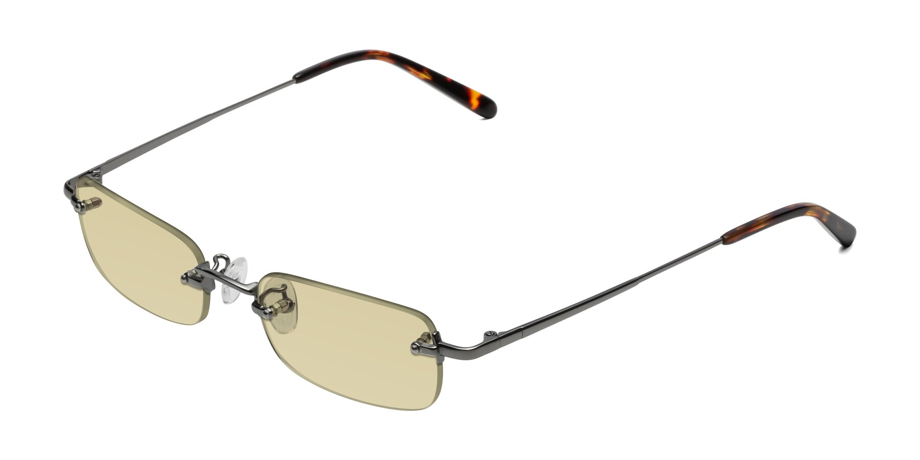 Angle of Finn in Gunmetal with Light Champagne Tinted Lenses