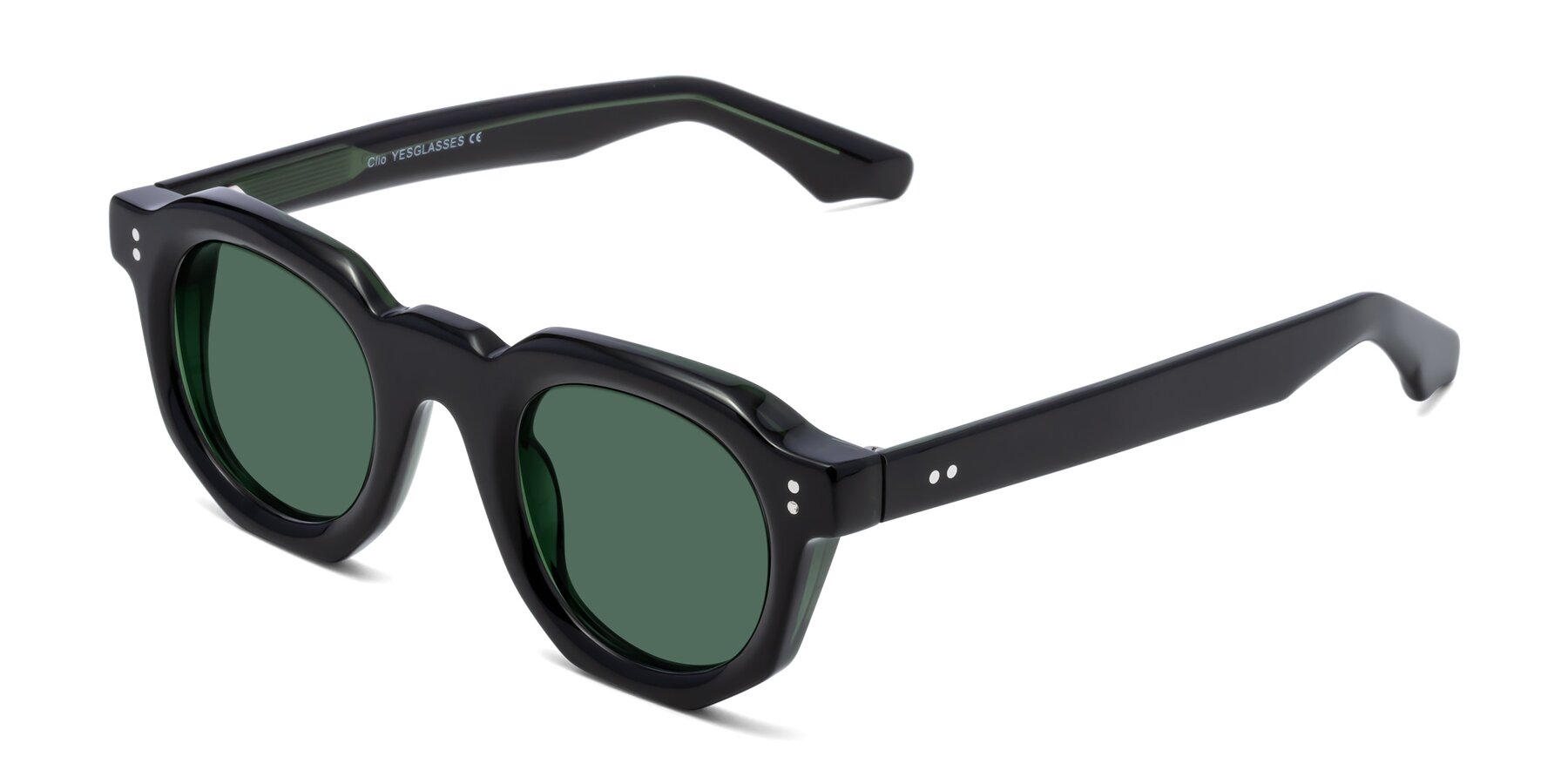 Angle of Clio in Black-Green with Green Polarized Lenses