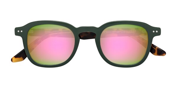 Front of Nice in Seaweed / Tortoise