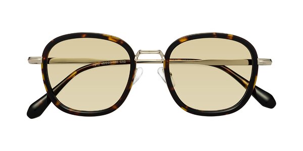 Front of Vista in Tortoise / Light Gold