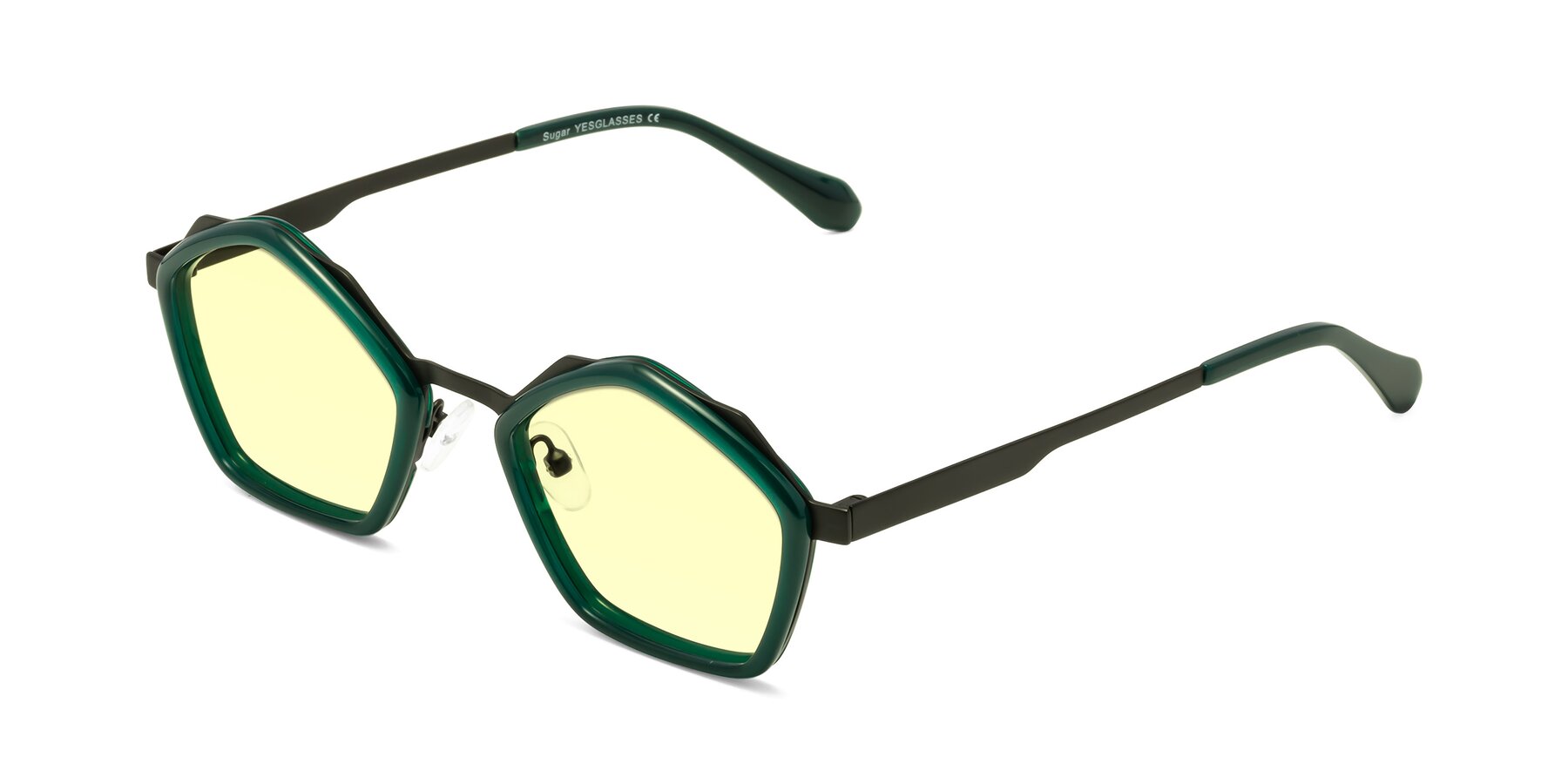 Angle of Sugar in Jade-Black with Light Yellow Tinted Lenses