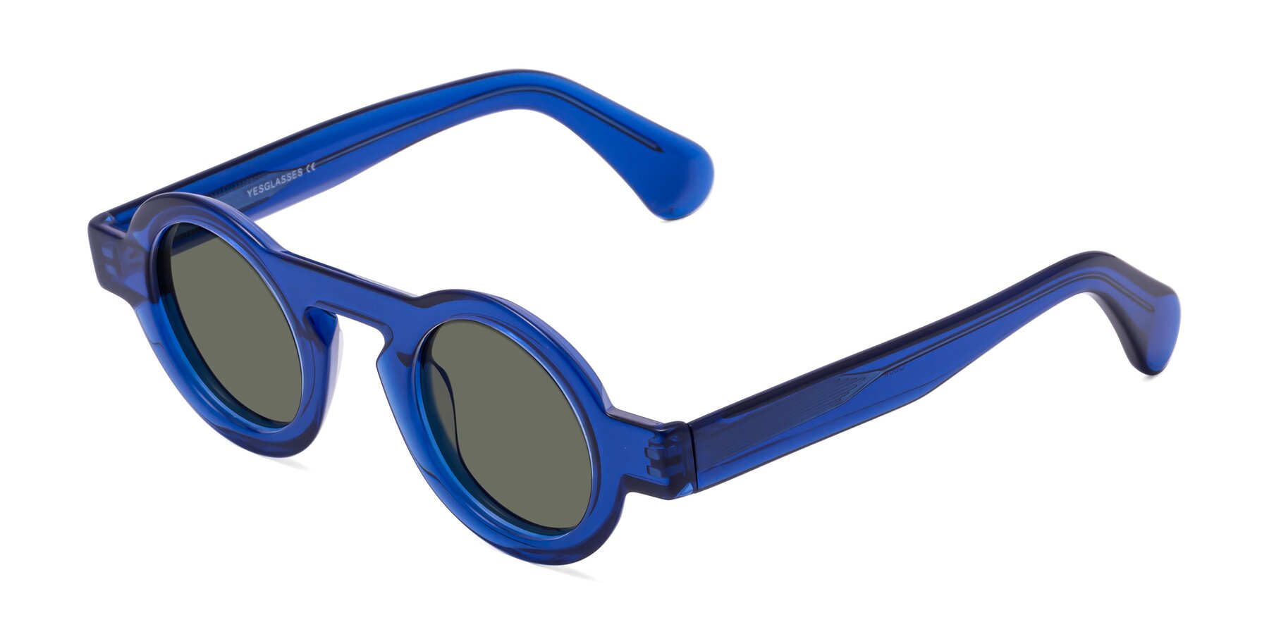 Angle of Oboe in Blue with Gray Polarized Lenses