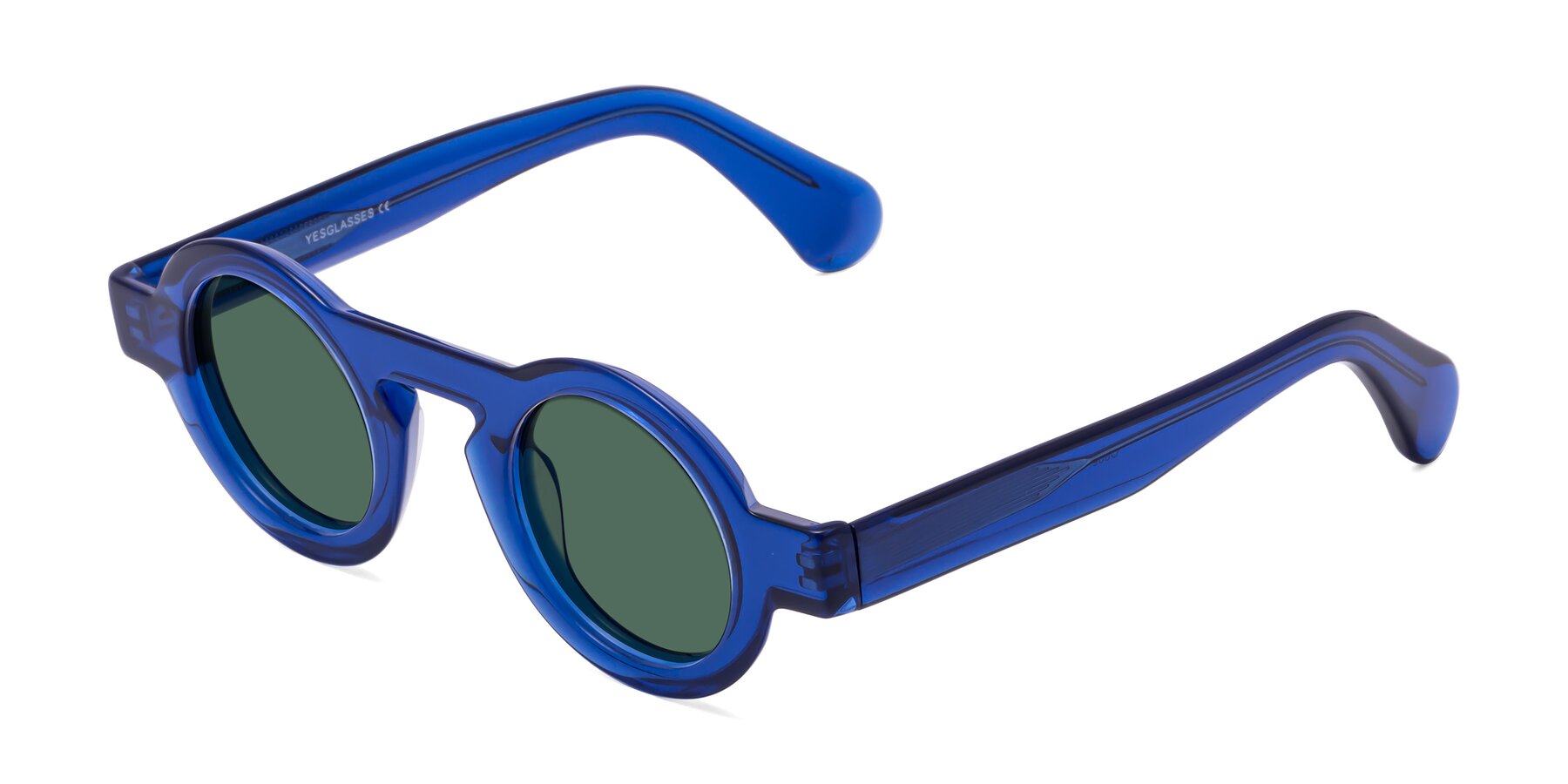 Angle of Oboe in Blue with Green Polarized Lenses