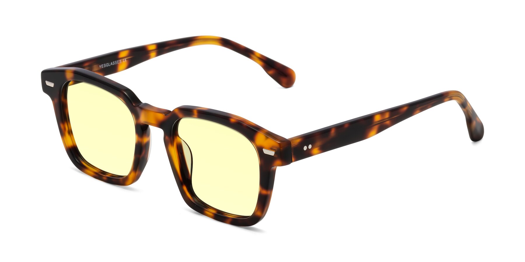 Angle of Finesse in Tortoise with Light Yellow Tinted Lenses