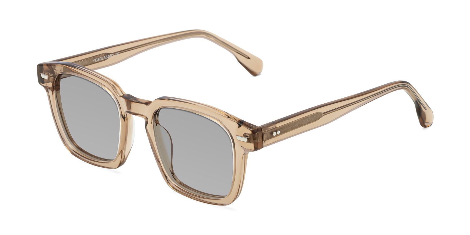 Angle of Finesse in Champagne with Light Gray Tinted Lenses