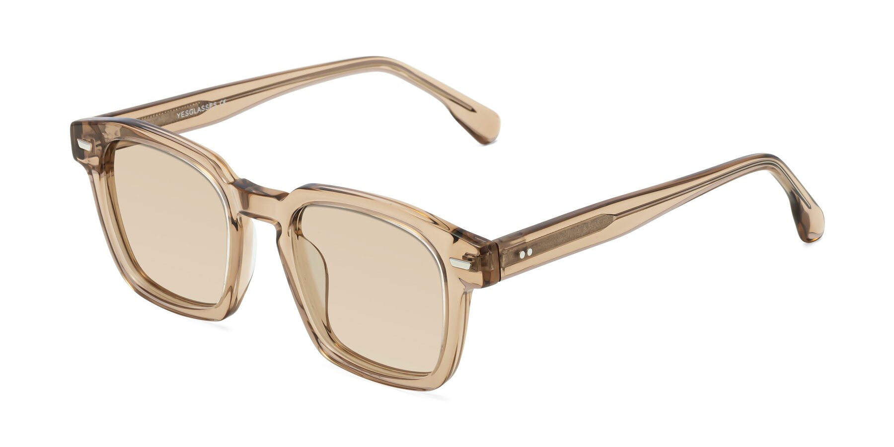 Angle of Finesse in Champagne with Light Brown Tinted Lenses