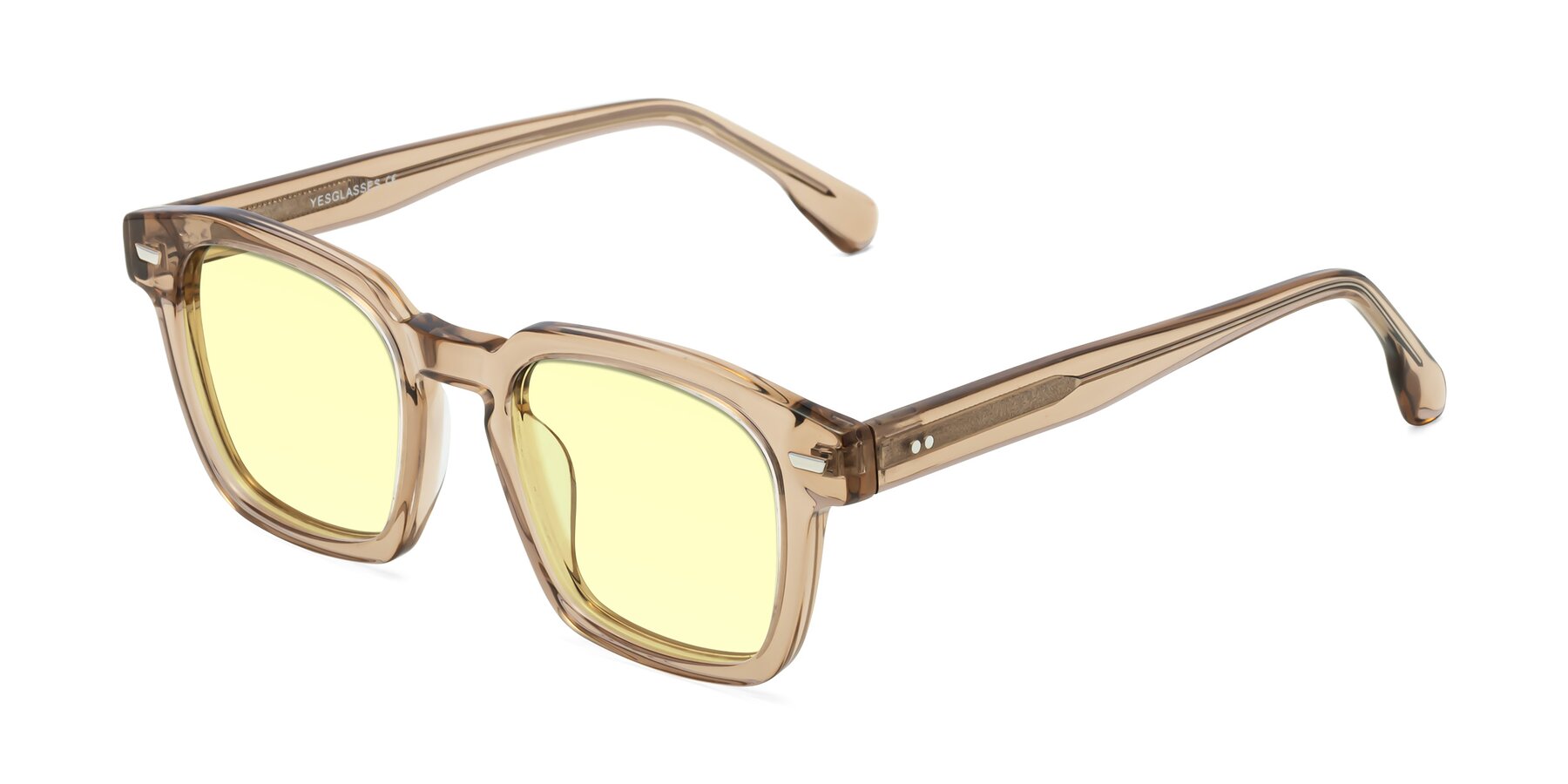 Angle of Finesse in Champagne with Light Yellow Tinted Lenses