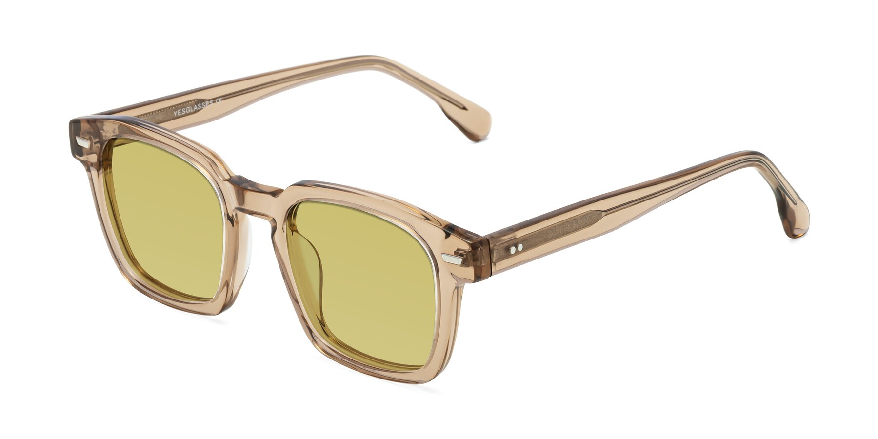 Angle of Finesse in Champagne with Medium Champagne Tinted Lenses