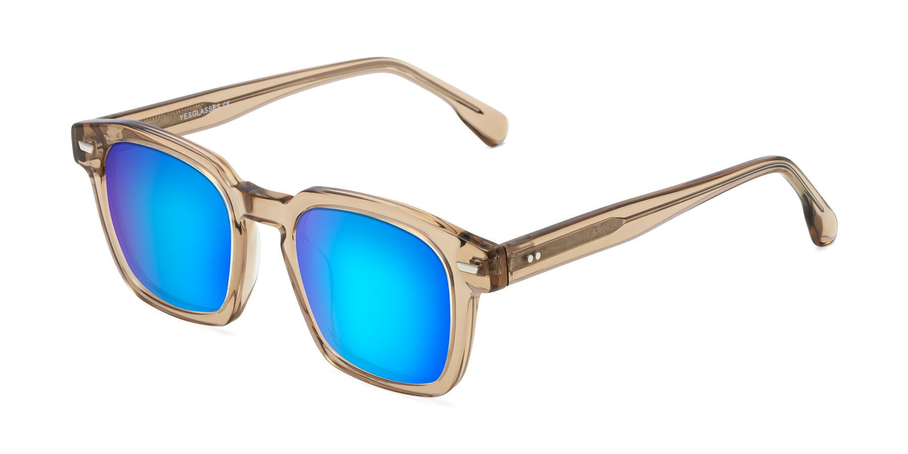 Angle of Finesse in Champagne with Blue Mirrored Lenses