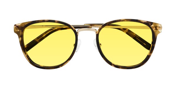 Front of Callie in Tortoise / Gold