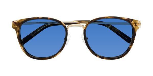 Front of Callie in Tortoise / Gold