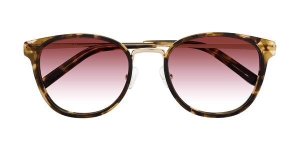 Front of Callie in Tortoise / Gold