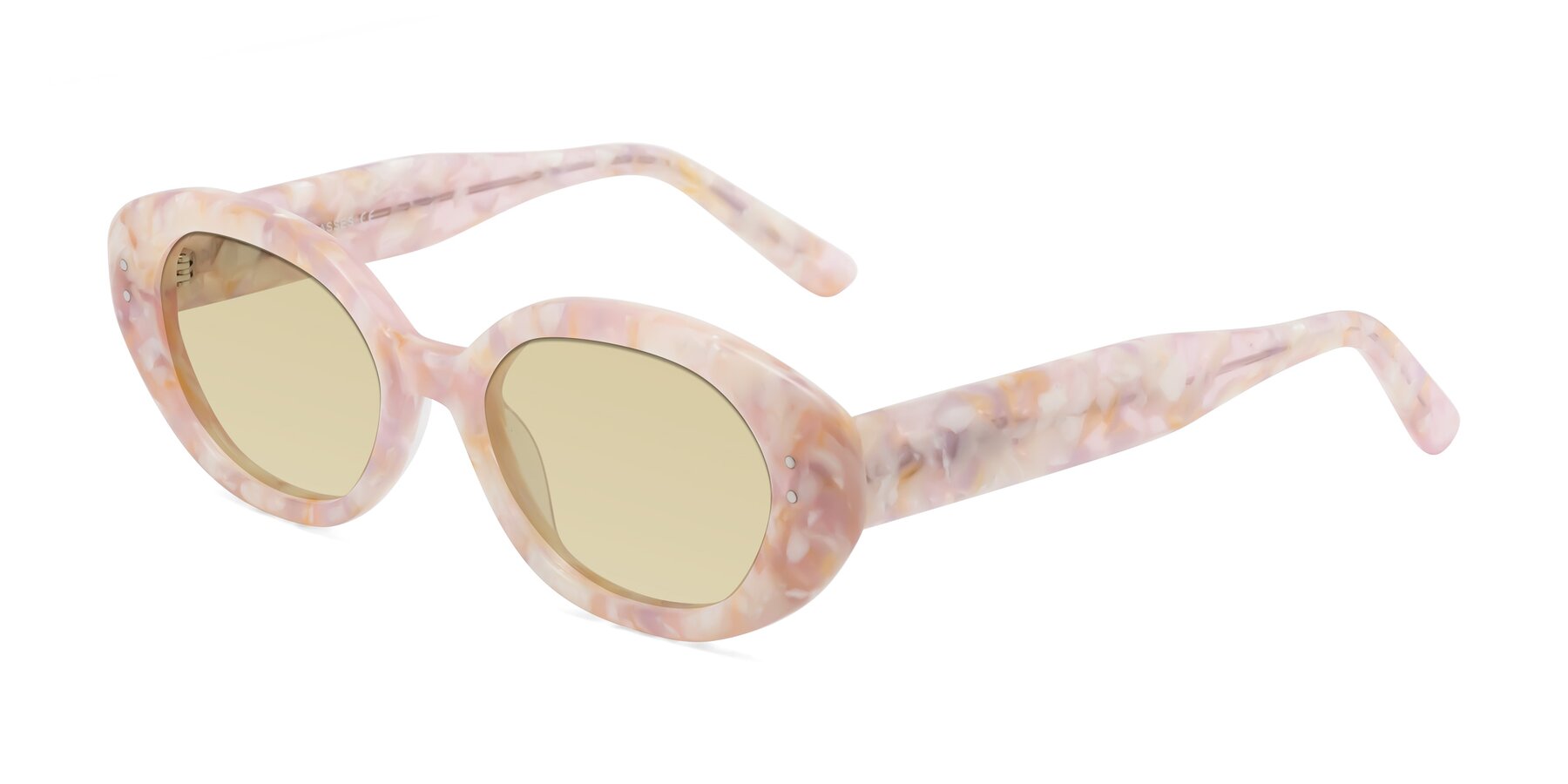 Angle of Quuen in Light Pink Tortoise with Light Champagne Tinted Lenses