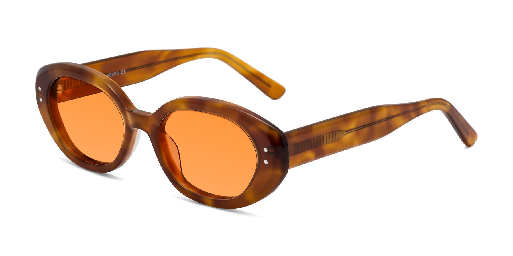 Angle of Quuen in Amber Tortoise with Orange Tinted Lenses