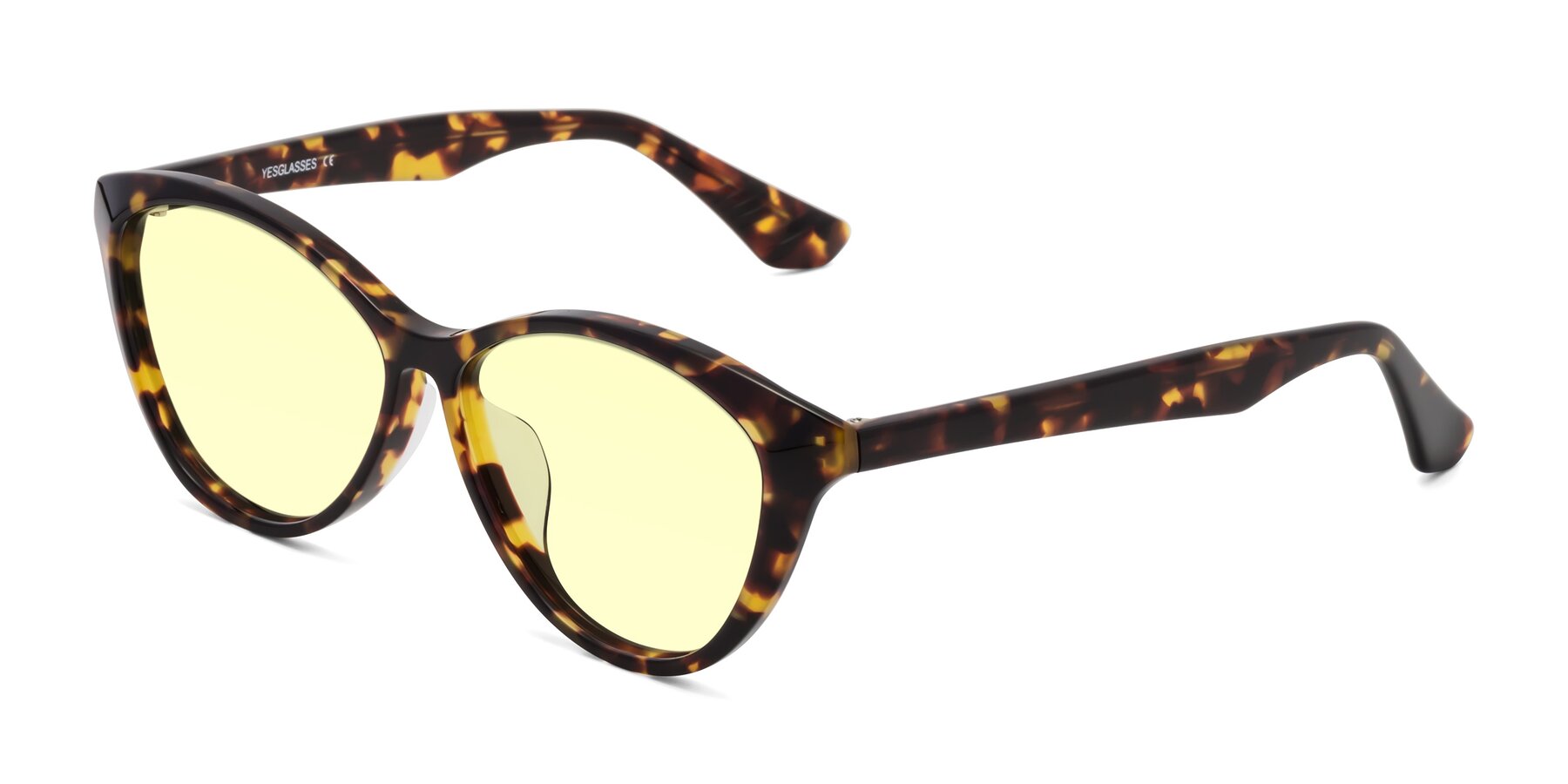 Angle of Casualness in Tortoise with Light Yellow Tinted Lenses