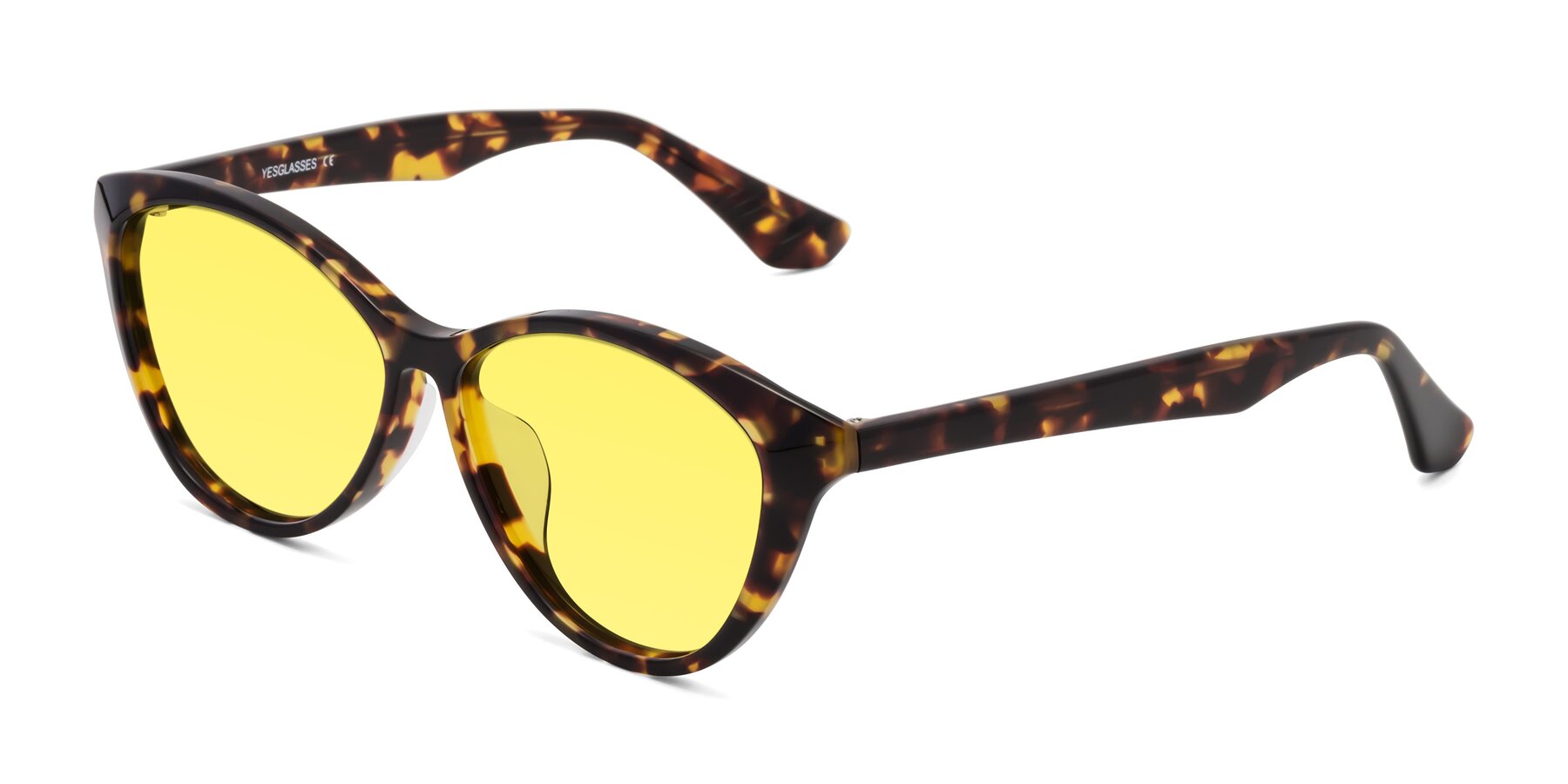 Angle of Casualness in Tortoise with Medium Yellow Tinted Lenses