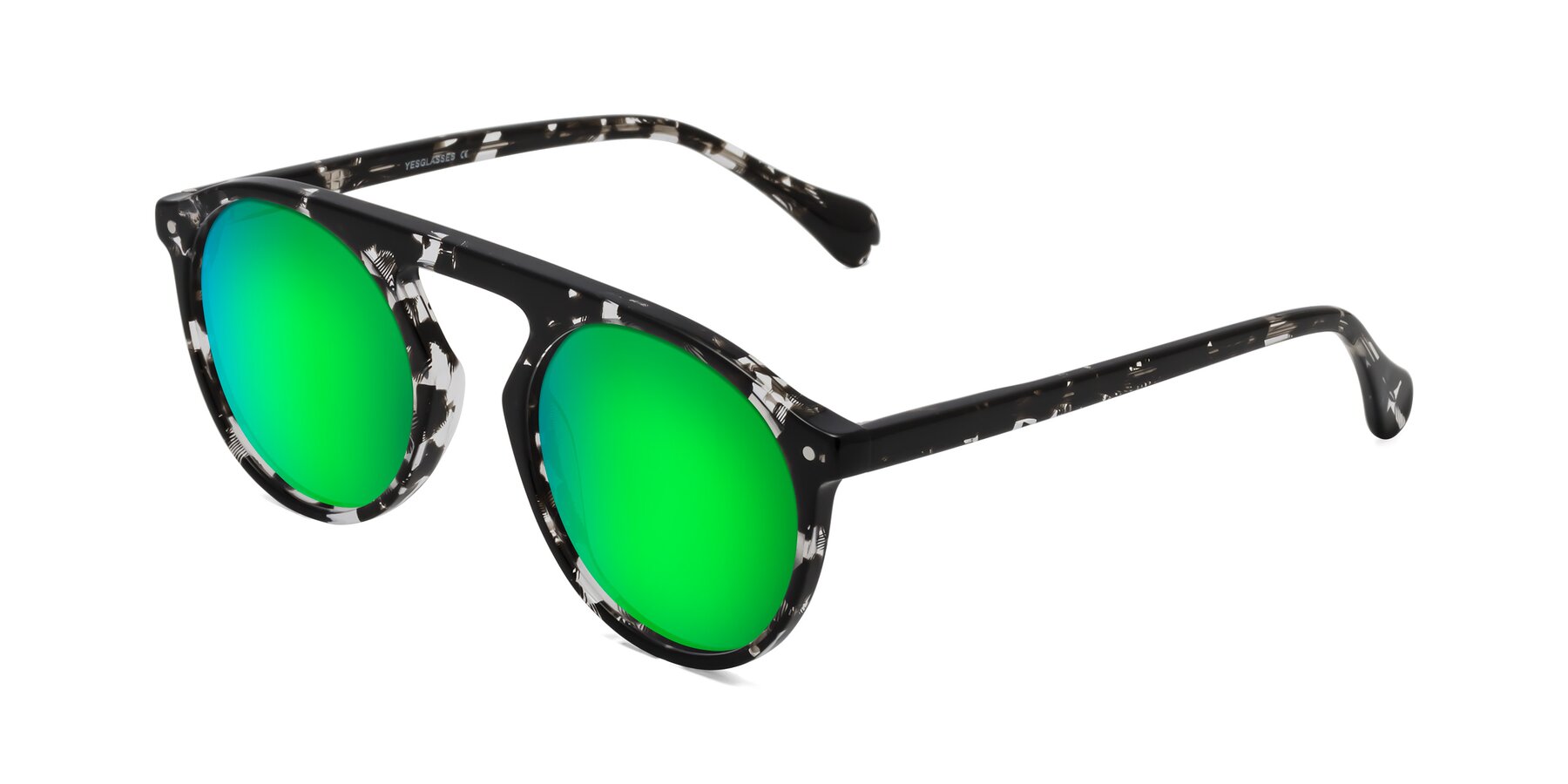 Angle of Gardon in Black Tortoise with Green Mirrored Lenses