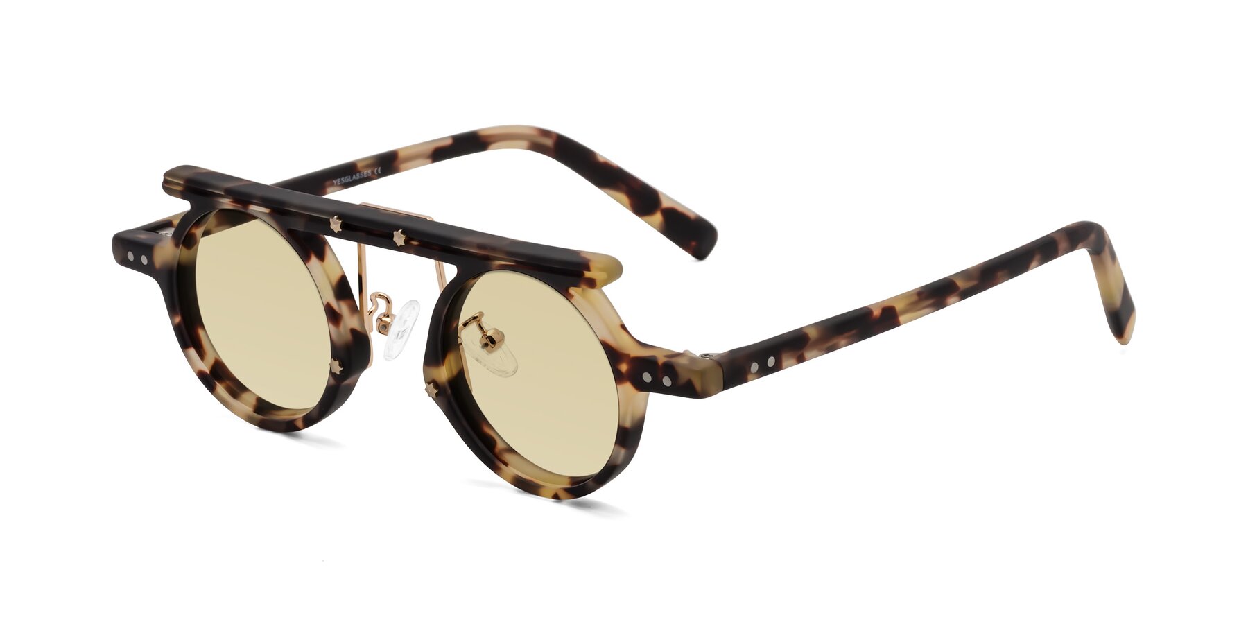 Angle of Deer in Sandstorm Tortoise with Light Champagne Tinted Lenses