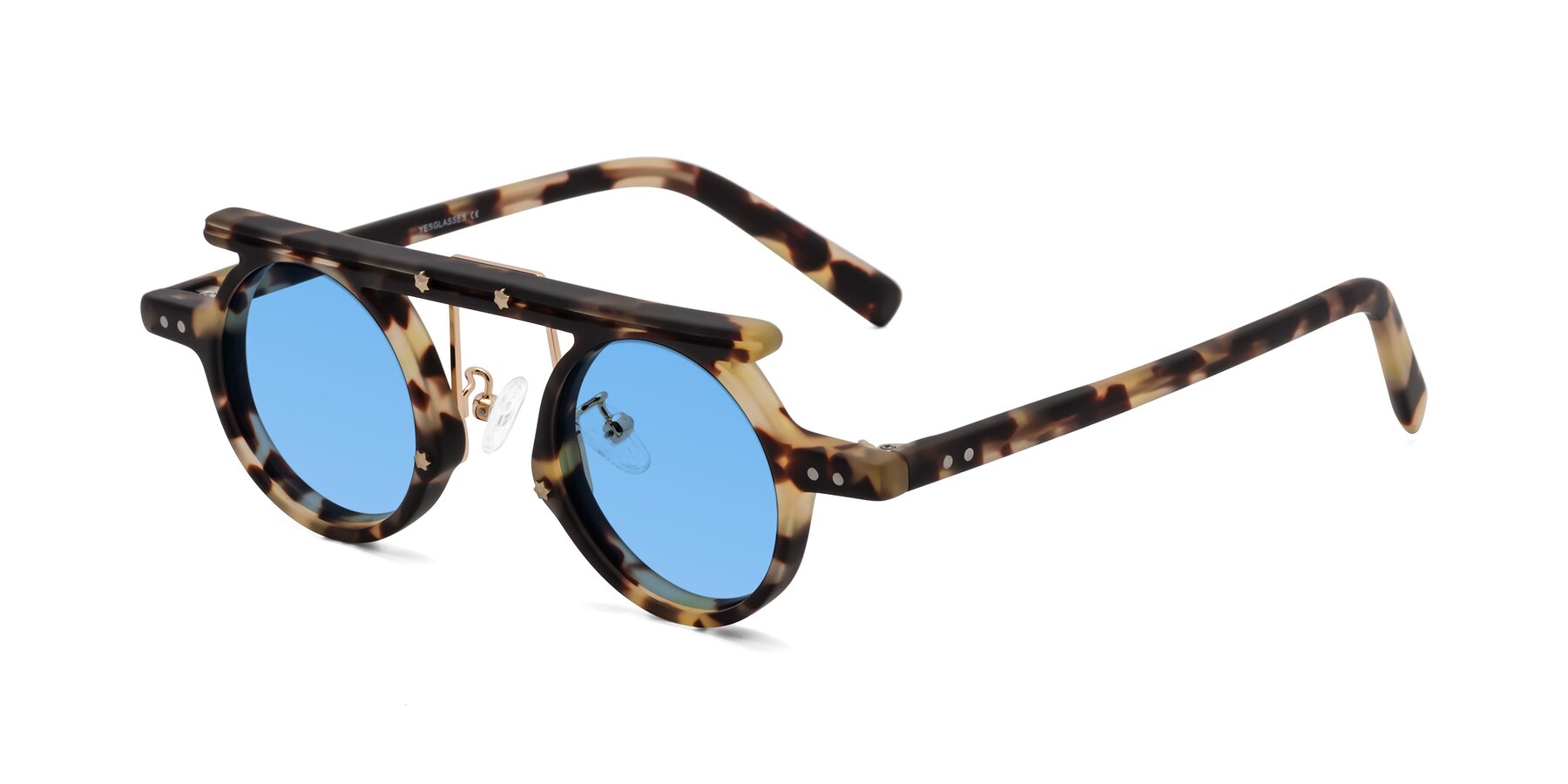 Angle of Deer in Sandstorm Tortoise with Medium Blue Tinted Lenses