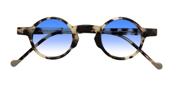 Front of Flag in Ivory Tortoise