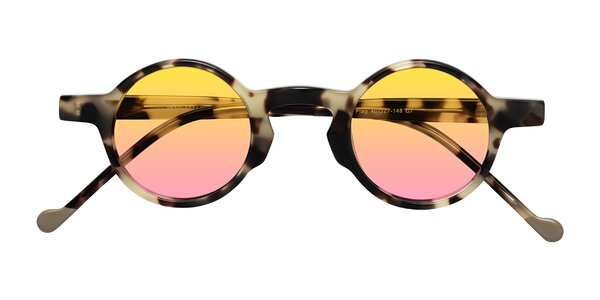Front of Flag in Ivory Tortoise