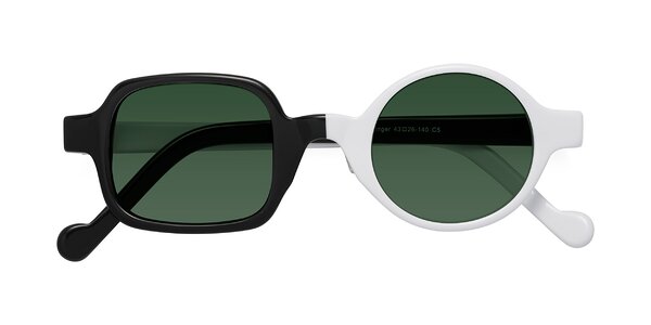 Front of Singer in Black/White