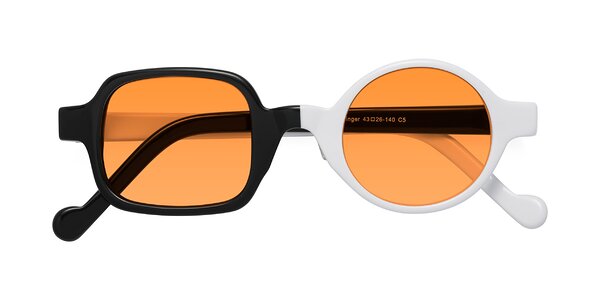 Front of Singer in Black/White