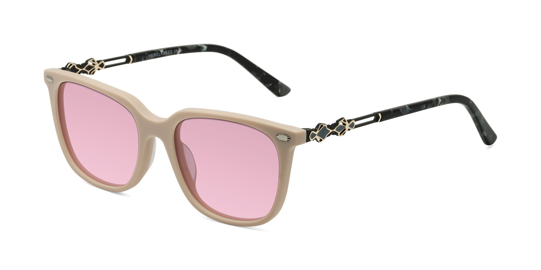 Angle of Dahlia in Ivory pink with Light Wine Tinted Lenses