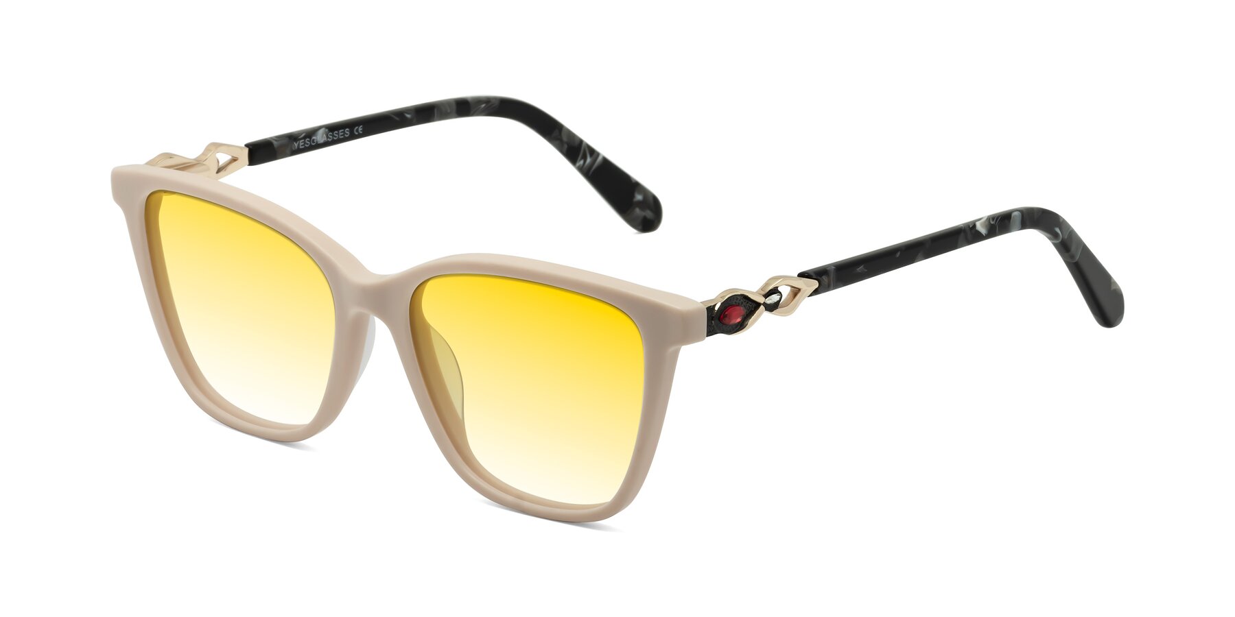 Angle of Mothe in Ivory pink with Yellow Gradient Lenses