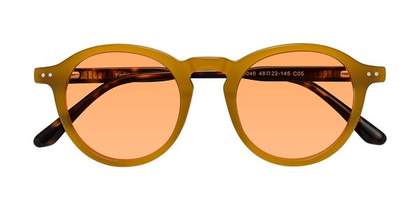 Front of Fade in Caramel/Tortoise