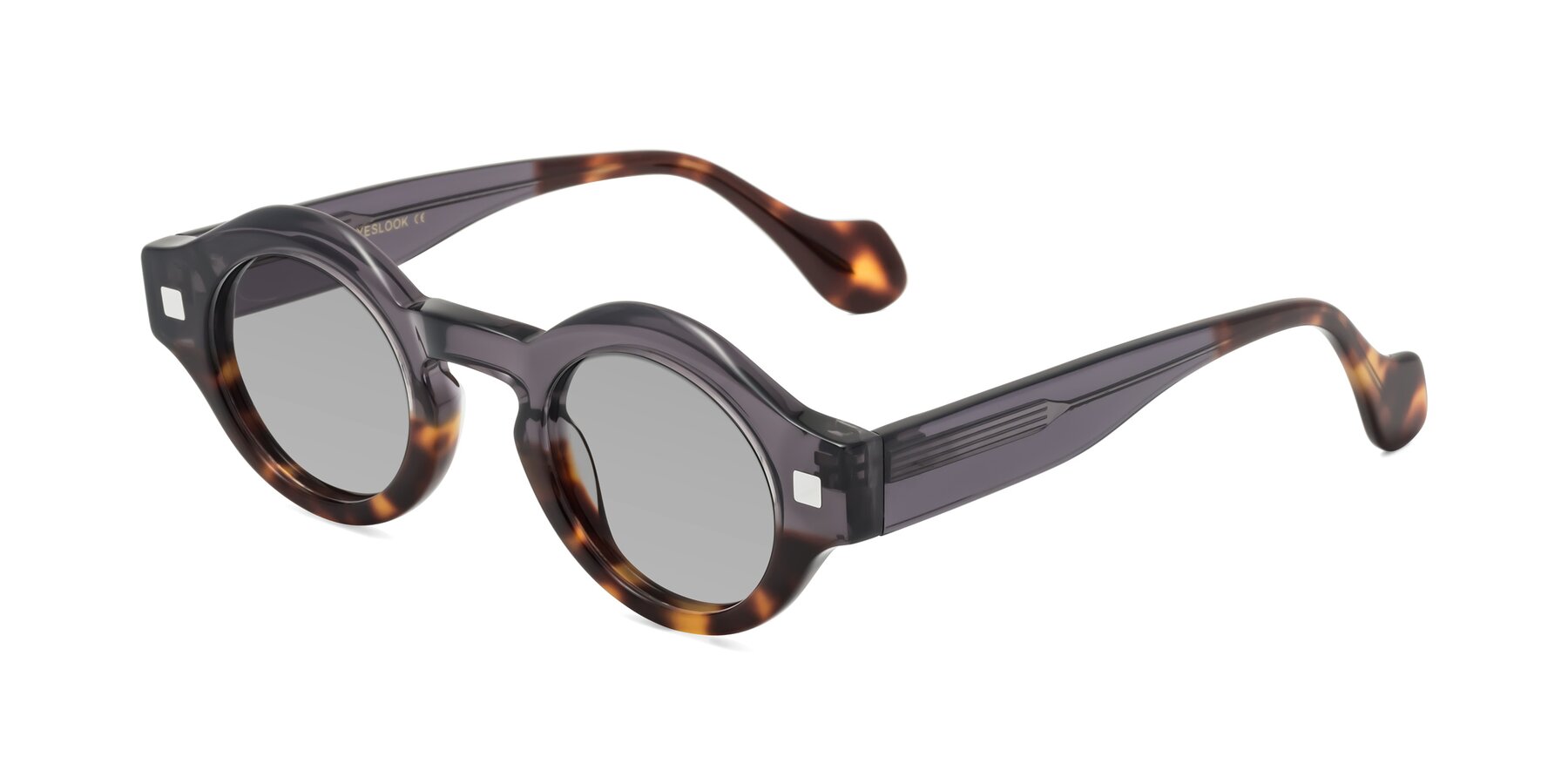 Angle of Nuzzo in Gray-Tortoise with Light Gray Tinted Lenses