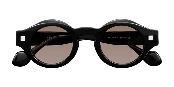 Front of Nuzzo in Black