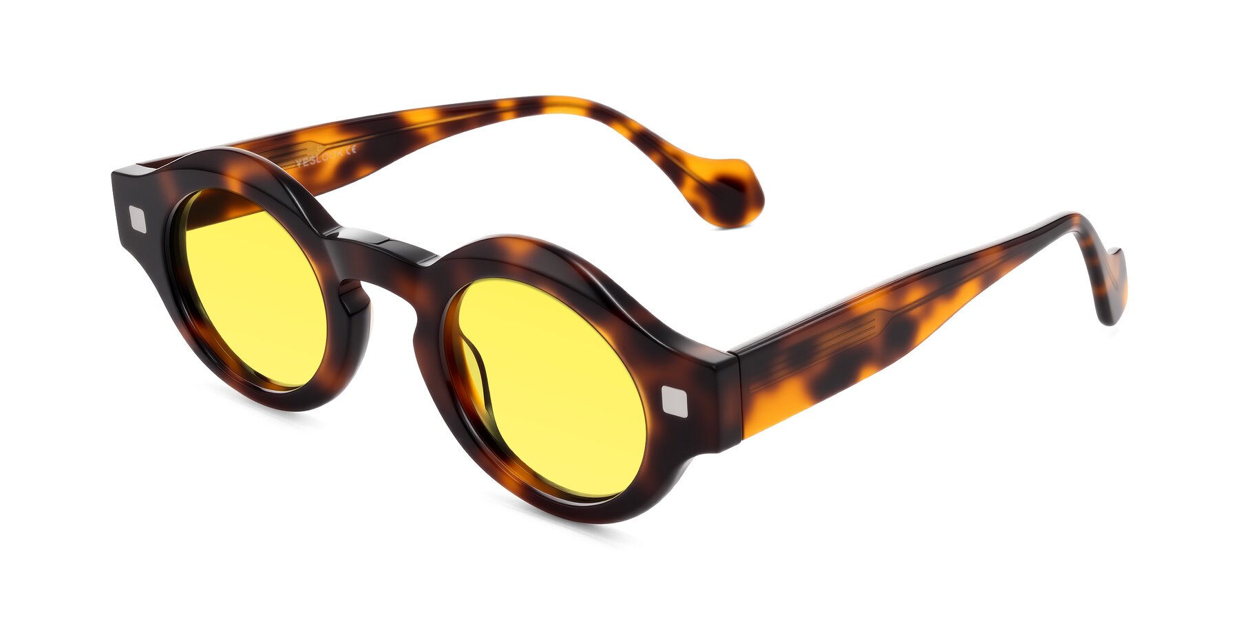 Angle of Nuzzo in Tortoise with Medium Yellow Tinted Lenses