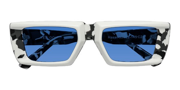Front of Hasan in White / Black Tortoise